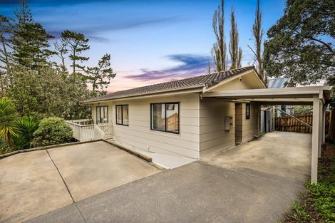 Photo of property in 3 Fernhaven Place, Massey, Auckland, 0614