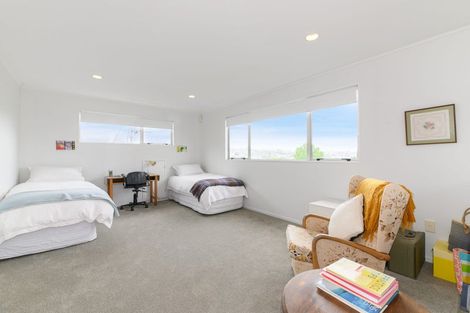 Photo of property in 2/87a Kowhai Road, Mairangi Bay, Auckland, 0630