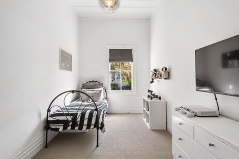 Photo of property in 8 Maritime Terrace, Birkenhead, Auckland, 0626