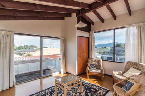 Photo of property in 30 Mahana Road, Paraparaumu Beach, Paraparaumu, 5032