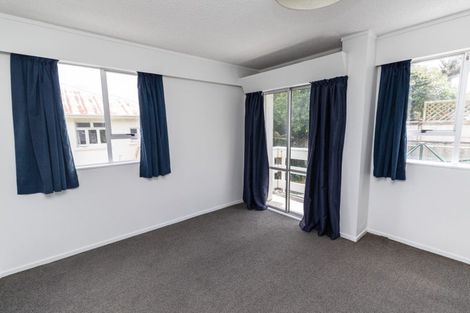 Photo of property in 5 Hawker Street, Mount Victoria, Wellington, 6011