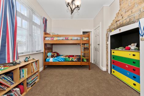 Photo of property in 53 Woodglen Road, Glen Eden, Auckland, 0602