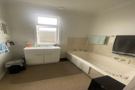 Photo of property in 2 Liverpool Street, Takaro, Palmerston North, 4412