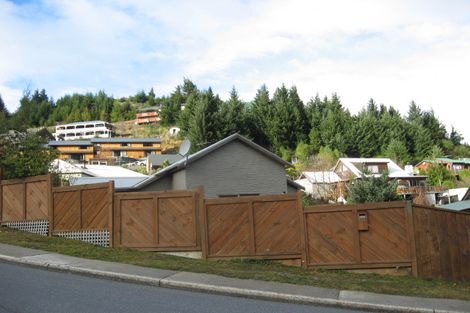Photo of property in 233 Fernhill Road, Sunshine Bay, Queenstown, 9300