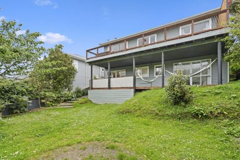 Photo of property in 51 Handyside Street, Tawa, Wellington, 5028