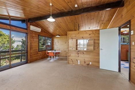 Photo of property in 394 East Coast Road, Sunnynook, Auckland, 0630