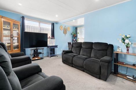 Photo of property in 2 Mcnaughton Avenue, Mangere East, Auckland, 2024
