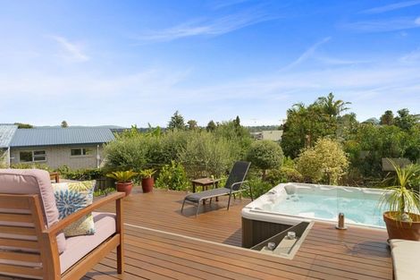 Photo of property in 381 Welcome Bay Road, Welcome Bay, Tauranga, 3112