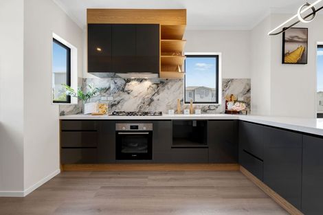 Photo of property in 2 Elevation Street, Flat Bush, Auckland, 2019