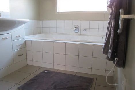 Photo of property in 54 Fairview Place, Havelock North, 4130