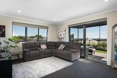 Photo of property in 1 Albatross Lane, Welcome Bay, Tauranga, 3112