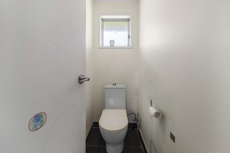 Photo of property in 6 Theban Place, Totara Vale, Auckland, 0629