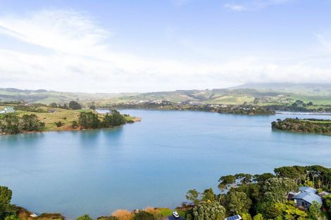 Photo of property in 13 Point Street, Raglan, 3225