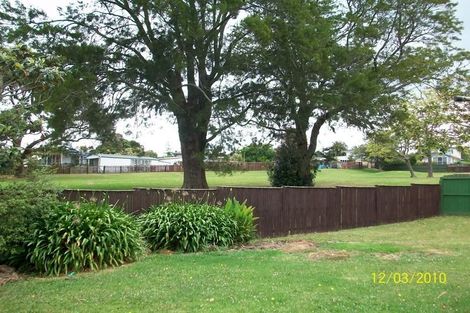 Photo of property in 31 Felgrove Street, Glendene, Auckland, 0602