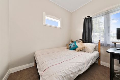 Photo of property in 53 Woodglen Road, Glen Eden, Auckland, 0602