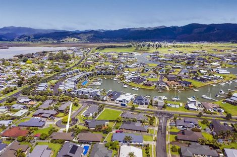Photo of property in 7 Digby Place, Whitianga, 3510