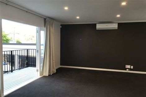 Photo of property in 27 Ellice Road, Totara Vale, Auckland, 0629