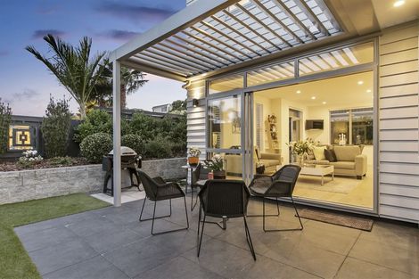 Photo of property in 14a Sylvan Park Avenue, Milford, Auckland, 0620