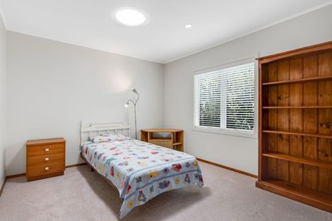 Photo of property in 7 Opanuku Road, Henderson Valley, Auckland, 0612