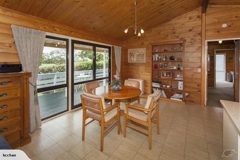 Photo of property in 10 Kitewao Street, Northcote, Auckland, 0627