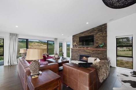 Photo of property in 6 The Fairways, Kinloch, Taupo, 3377