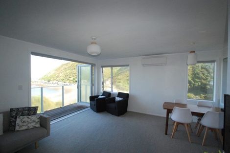 Photo of property in 4/6 Robertson Street, Owhiro Bay, Wellington, 6023