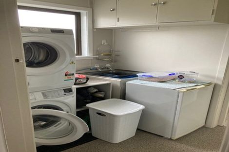 Photo of property in 4 Margaret Place, Merrilands, New Plymouth, 4312