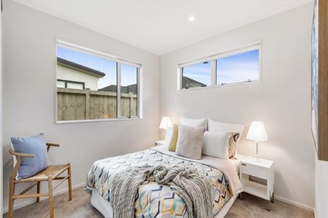 Photo of property in 32 Nganui Avenue, Takanini, 2112
