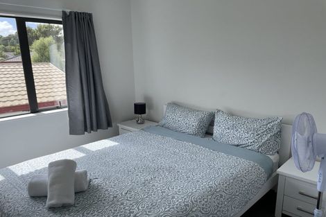 Photo of property in 2/13 Chilcott Road, Henderson, Auckland, 0612