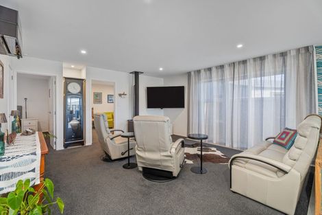 Photo of property in 15 Whitby Avenue, Whitianga, 3510