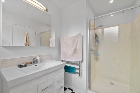 Photo of property in 140 Shaw Road, Oratia, Auckland, 0604