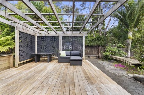 Photo of property in 22 Houston Place, Bayview, Auckland, 0629