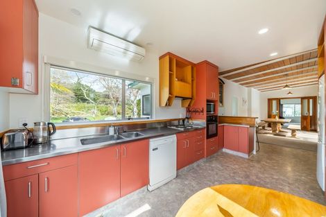 Photo of property in 329a Paekakariki Hill Road, Paekakariki Hill, Porirua, 5381