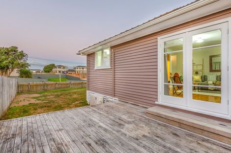 Photo of property in 2a Taupiri Crescent, Titahi Bay, Porirua, 5022