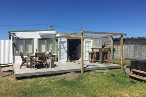 Photo of property in 8 Kauwhata Street, Himatangi Beach, Foxton, 4891