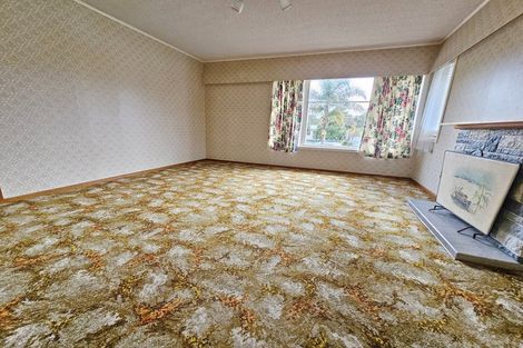 Photo of property in 28 Wilsher Crescent, Henderson, Auckland, 0612