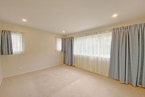 Photo of property in 109 Reeves Road, Pakuranga Heights, Auckland, 2010