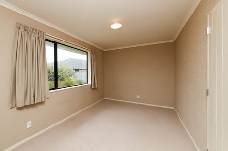 Photo of property in 11 Orlando Way, Kelvin Grove, Palmerston North, 4414