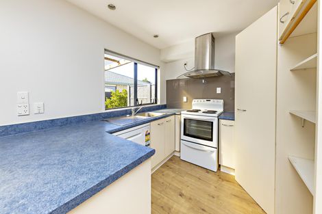 Photo of property in 2 Braeburn Place, Takanini, 2112