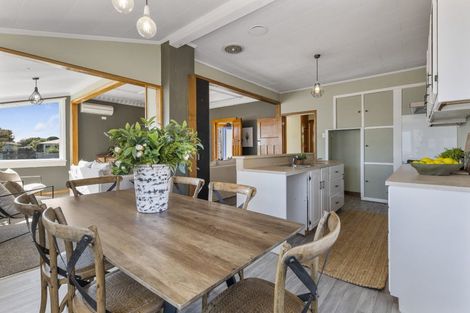 Photo of property in 164 Mangorei Road, Merrilands, New Plymouth, 4312