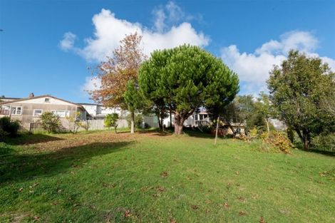 Photo of property in 35 Sunnyside Road, Sunnyvale, Auckland, 0612