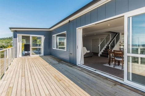 Photo of property in 8 Cessna Way, Newlands, Wellington, 6037