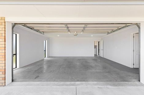 Photo of property in 21 Madison Street, Cambridge, 3434