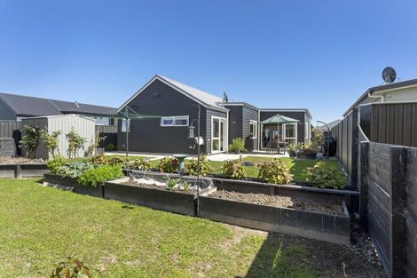 Photo of property in 19 Enereta Road, Otaki, 5512