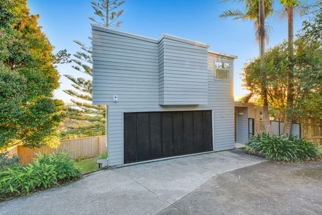 Photo of property in 2/9 Pemberton Avenue, Bayview, Auckland, 0629