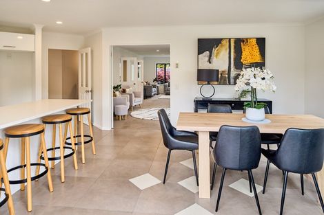 Photo of property in 32 Amesbury Drive, Churton Park, Wellington, 6037