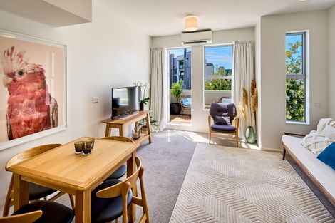 Photo of property in 35 Karo Drive, Te Aro, Wellington, 6011