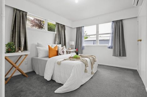 Photo of property in 16 Manapouri Place, Glenview, Hamilton, 3206