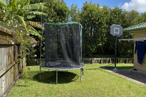 Photo of property in 16 Millington Place, Huntington Park, Auckland, 2013