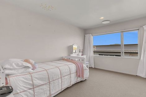 Photo of property in 36 Tongariro Drive, Aotea, Porirua, 5024